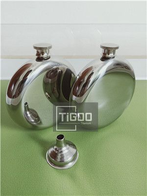Titanium hip flask