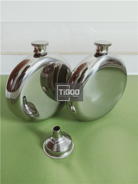 Titanium hip flask