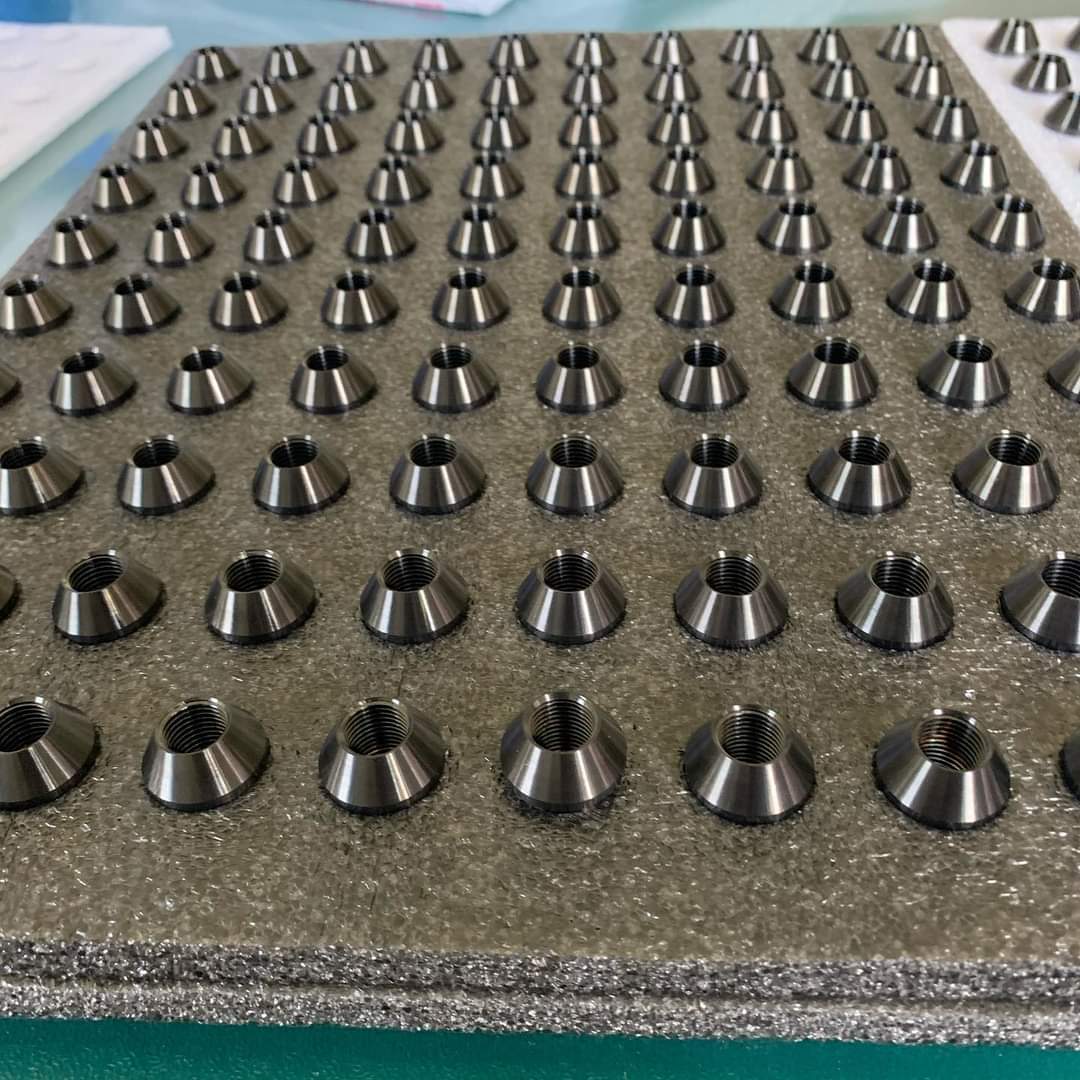 titanium lug nut