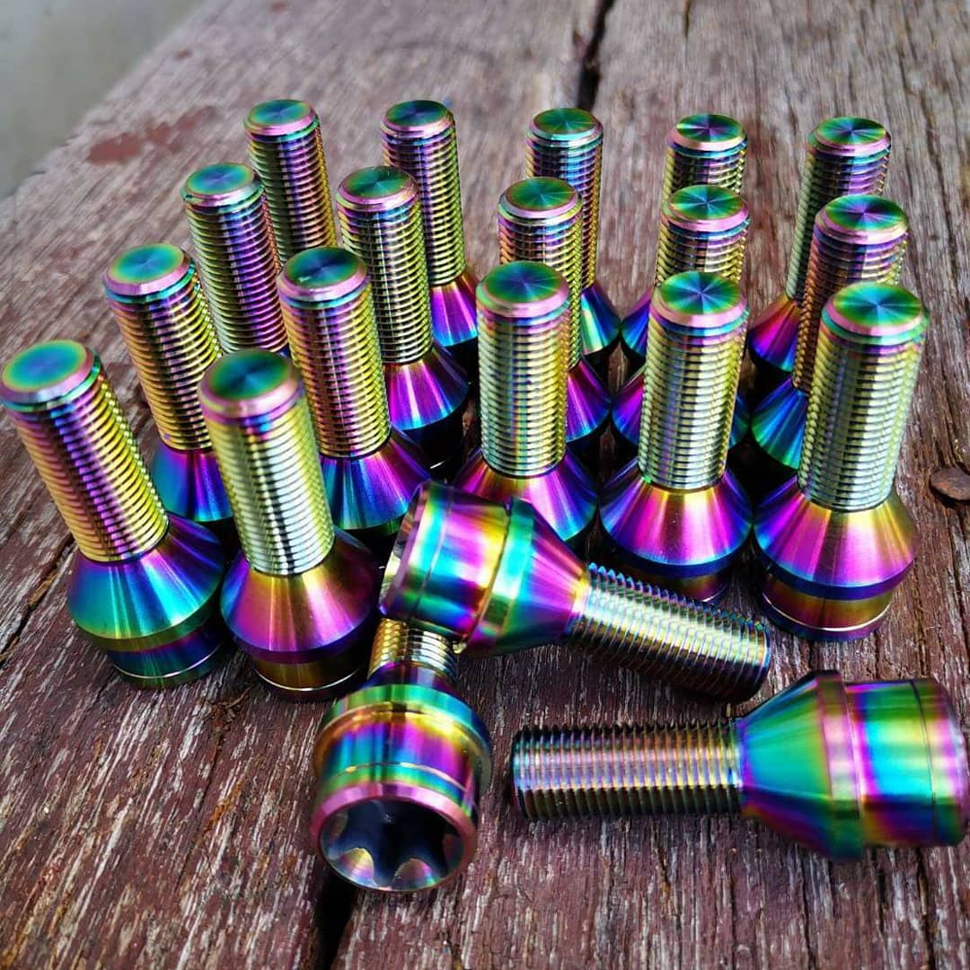 titanium wheel bolt