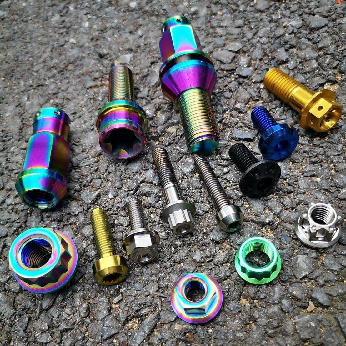 titanium wheel bolt
