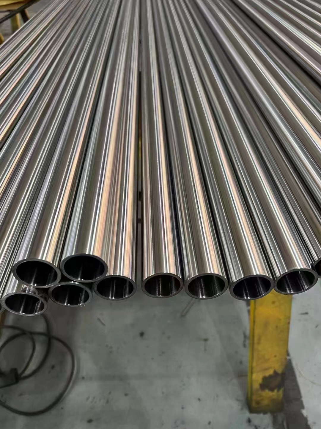 Titanium pipe Stocks - copy